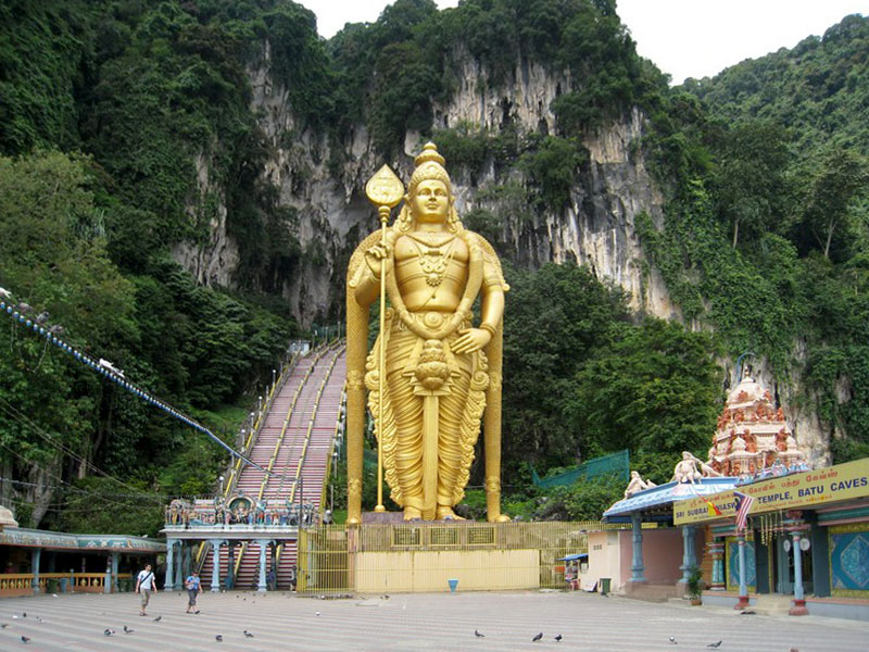 Печери Бату та печерні індуїстські храми побл. Куали-Лумпур